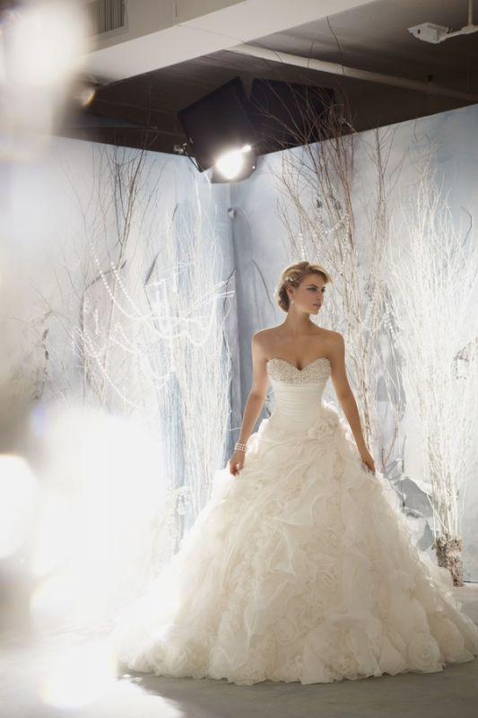 robe MORILEE princesse volants et fleurs INDISPONIBLE dans notre magasin près de Martigues